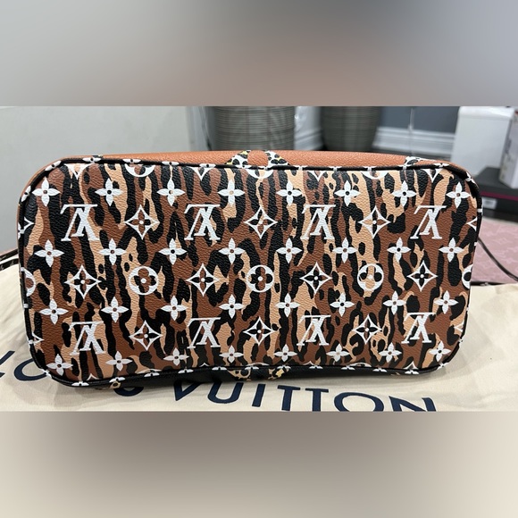 🎉 Authentic Louis Vuitton Monogram Giant Jungle Neverfull MM(No Pouch) - Picture 15 of 16